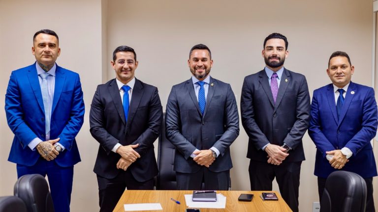 O vereador ressaltou a relevância da data para a conscientização sobre os direitos dos consumidores e a importância do trabalho da Comissão, que atua para proteger e promover esses direitos.