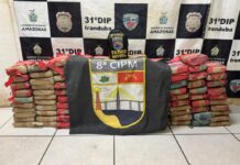 Polícia apreende mais de 100 tabletes de maconha dentro de embarcação abandonada em Iranduba