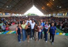 Governador Wilson Lima entrega mais 1.000 cartões do Auxílio Estadual em Itacoatiara