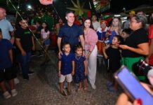 Prefeito David Almeida participa da Caravana Natalina na orla da Ponta Negra e destaca diversidade das programações de 2025