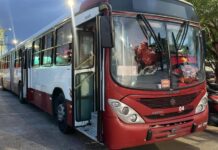 Trio armado toca o terror durante assalto a ônibus da linha 560 na Cidade de Deus