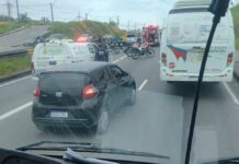 VÍDEO: Colisão entre carro e motocicleta deixa motoqueiro ferido na avenida das Torres, em Manaus