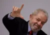 Homenagem a Lula em escola de samba pode configurar crime eleitoral? Entenda