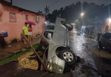Carro é engolido por cratera durante chuva no bairro Riacho Doce 2, em Manaus