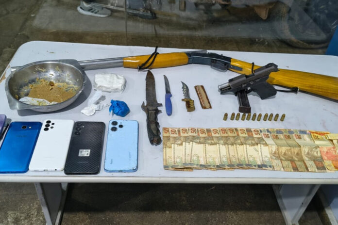 Relembre o caso Um adolescente de 17 anos, identificado como Fernando Vilaça da Silva, morreu após ser brutalmente espancado no bairro Gilberto Mestrinho, na Zona Leste de Manaus. O ataque acontec