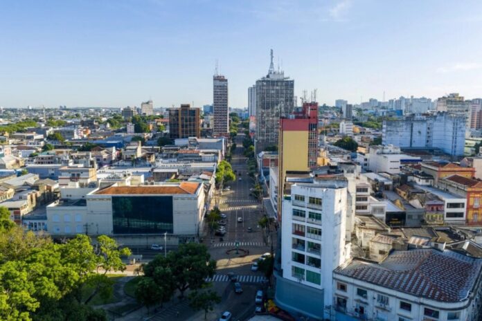 Construção civil em Manaus dispara 41% no início de 2026 impulsionada por alvarás