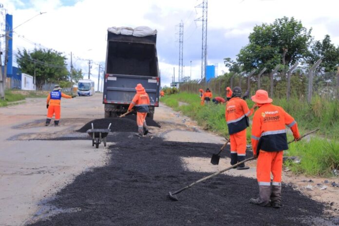 Avenida Hibisco recebe reforço em asfalto para suportar tráfego pesado no Distrito Industrial de Manaus