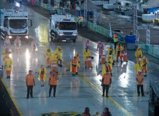 Carnaval de Manaus: mais de 35 toneladas de lixo recolhidas no sambódromo