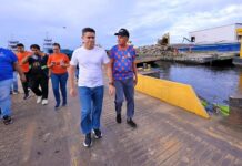 David Almeida lidera operação que retira 350 toneladas de lixo do rio Negro e consolida política ambiental com 14 ecobarreiras em Manaus