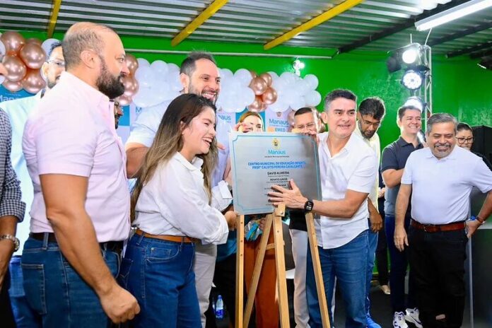 David Almeida entrega Cmei reformado na zona Norte e reforça meta de alfabetização na idade certa em Manaus