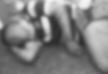 VÍDEO: Suspeito de esfaquear passageira durante assalto a ônibus é espancado por populares no bairro Novo Aleixo