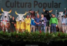 Manaus celebra a força da cultura amazonense em noite de homenagens no Teatro Amazonas