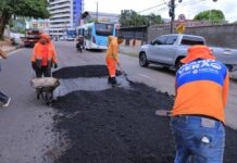 Prefeitura de Manaus recupera asfalto na rua Franco da Sá e melhora mobilidade na zona Sul